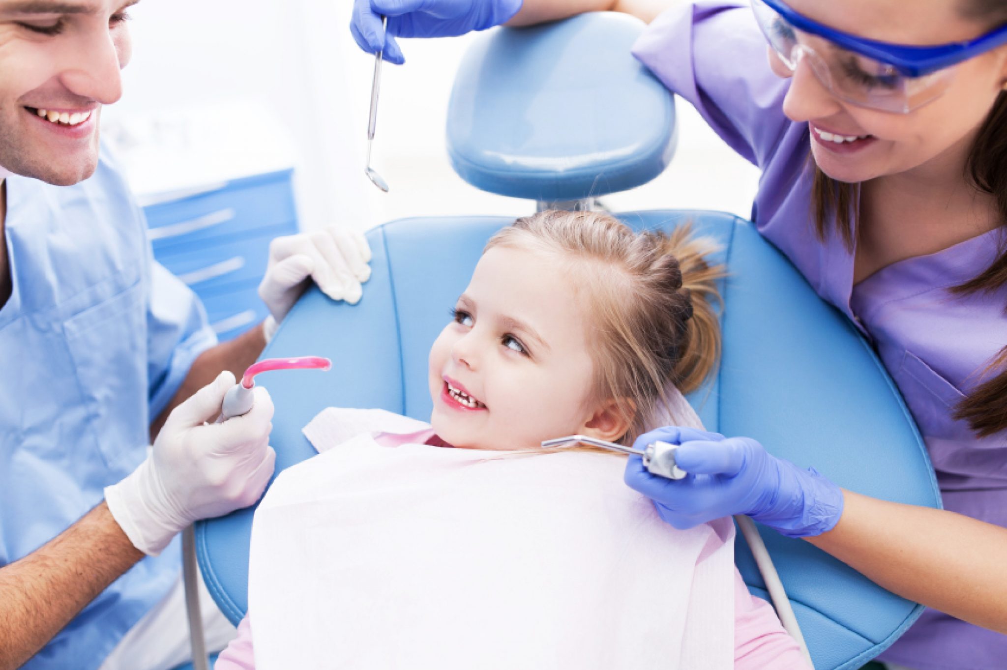 Зубной врач для детей. Дента имидж Сургут. Детская стоматология. Ребенок у стоматолога. Стоматология дети.